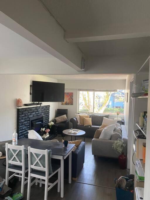 4 Bedroom Upper Level Kits Home Vancouver Dış mekan fotoğraf